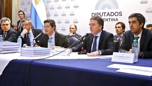 Dujovne presentó el Presupuesto 2018 en la Cámara de Diputados