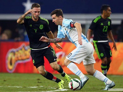 Agüero y Messi salvaron a la Argentina sobre el final: 2 a 2 con México