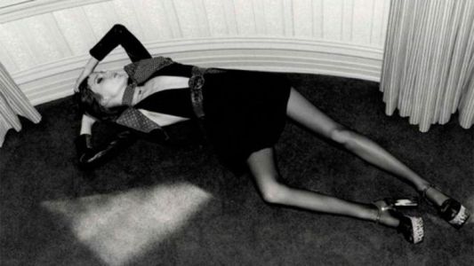 Reino Unido prohibió la foto de esta modelo de Ives Saint Laurent