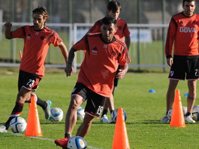 Gallardo confirmó que debuta Casco y que esperará a Maidana