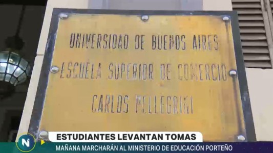 Estudiantes comienzan a levantar la toma de colegios porteños
