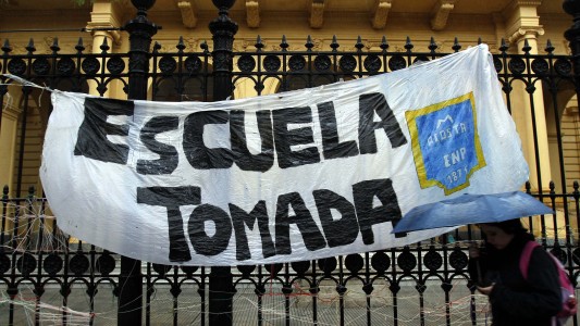 Estudiantes levantaron las tomas de escuelas porteñas y exigieron la suspensión de la reforma