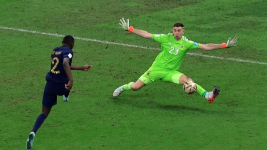 Kolo Muani, sobre la atajada del Dibu Martínez: "Todavía la tengo en la garganta"