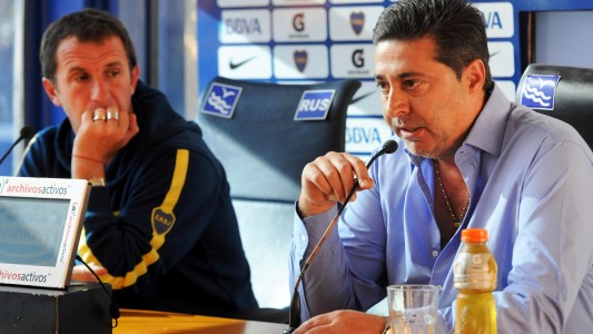 Angelici apoya a Arruabarrena y dice que Boca tiene la "obligación" de ir por "los dos torneos"