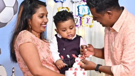 India: bautizaron a su hijo "Álvarez" y celebraron su primer año con temática de Argentina