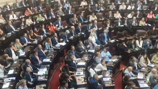 "Para Alberto, la reelección": el canto irónico de la oposición y la sonrisa de Cristina