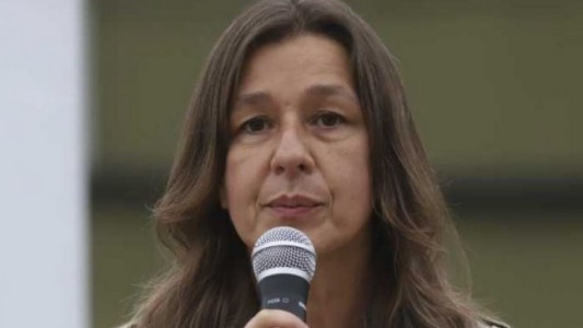 Frederic pidió a Messi que "colabore con una campaña de desarme en Rosario"