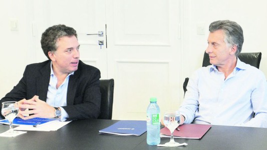 Dujovne rechazó que las reformas propuestas sean similares a la de los `90