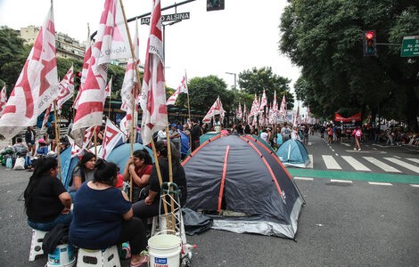 Acampe en la 9 de julio: cuáles son los reclamos de las organizaciones sociales