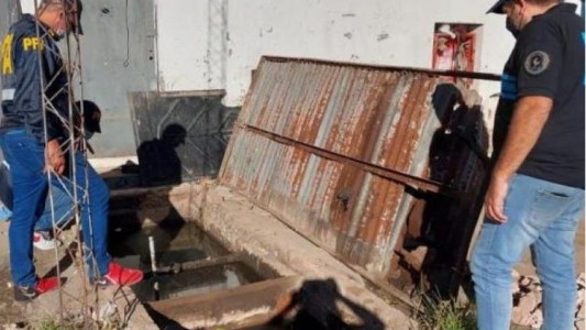 Clausuran un lavadero ilegal de micros que arrojaba sustancias contaminantes al ambiente