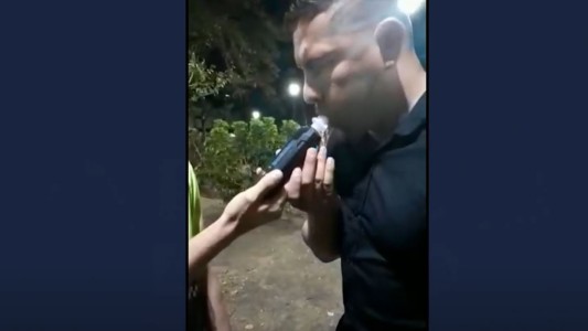 Los detuvieron manejando borrachos y armados y dijeron que eran mozos: eran policías