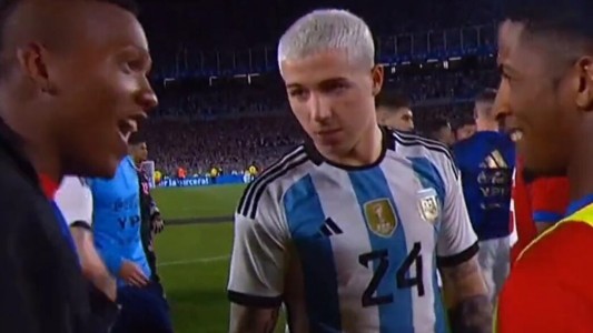 Increíble: dos jugadores de Panamá jugaron al "piedra, papel o tijera" para quedarse con la camiseta de Enzo Fernández