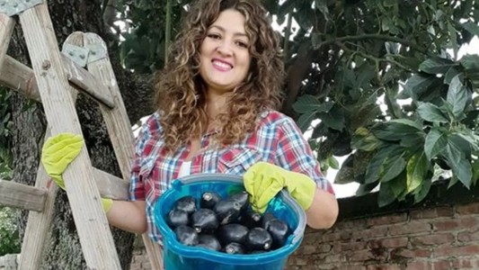 Una candidata salteña vende paltas para solventar su campaña