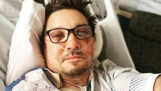 Video: el avanve en la recuperación de Jeremy Renner tras el accidente con una barredora de nieve