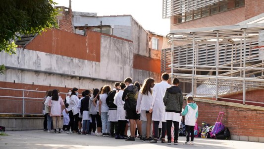 La Ciudad bajó 1.445 planes sociales por falta de escolaridad