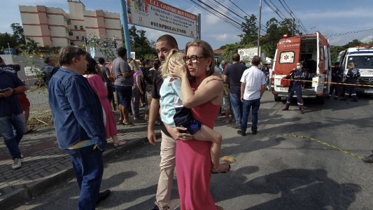 "Fue al patio a matar": con un hacha, asesinó a a cuatro chicos en un jardín de infantes en Brasil