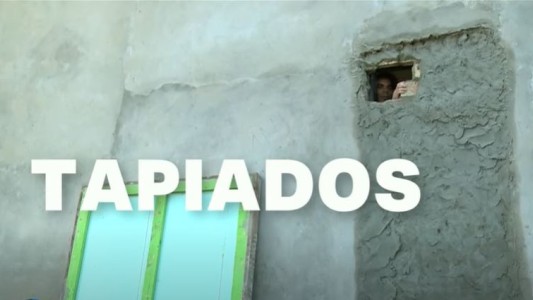 Avellaneda: denuncian que la municipalidad les tapió la casa con ellos adentro y no pudieron salir