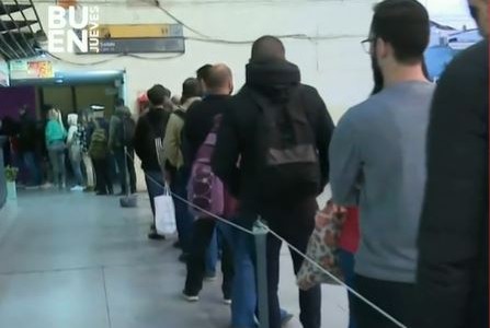 Continúa el cese de actividades en 23 líneas de colectivos de Metropol