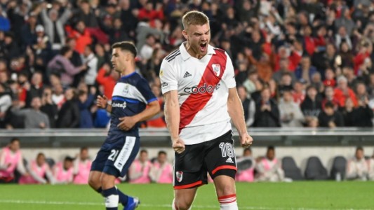 River, a paso firme: goleó a Gimnasia y estiró su ventaja como único líder