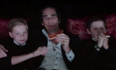 Se mató el hijo de 15 años de Nick Cave al caerse por un precipicio