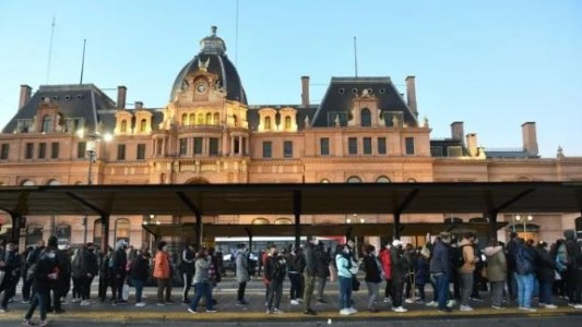 Complicaciones con el transporte público: sin colectivos a la tarde y sin subtes a la noche