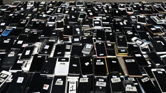 Recuperan 1600 celulares robados y clausuran 60 locales en la Ciudad de Buenos Aires