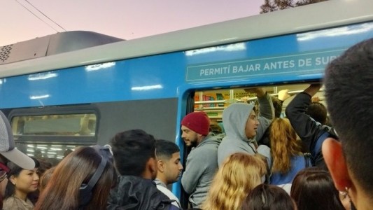 Tren Sarmiento: demoras y cancelaciones por una medida gremial