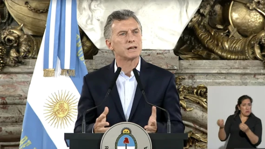 El Presidente firmó el decreto del bono compensatorio para los jubilados