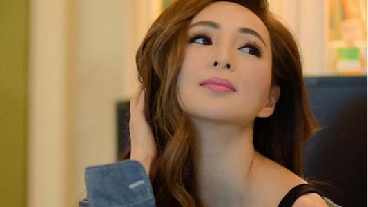 La modelo de 50 años que sorprende por su aspecto juvenil