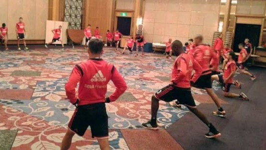 River hizo su primer entrenamiento bajo techo en Japón
