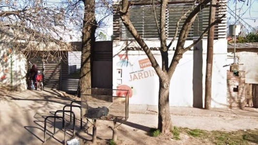 Santa Fe: mandaron a su hijo al jardín con una pistola y 18 balas en su mochila