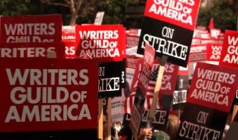 Paro de guionistas: Hollywood amenaza con la suspensión de contratos