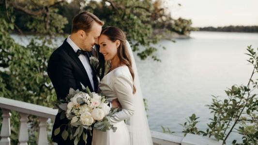 A tres años de casarse, se divorcia la primera ministra de Finlandia