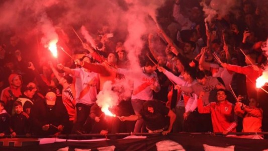 River deberá pagar una importante multa a la Conmebol por el uso de bengalas en la Libertadores