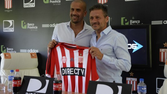 Vivas es el nuevo DT de Estudiantes y prometió "construir" sobre lo bueno que dejó Milito