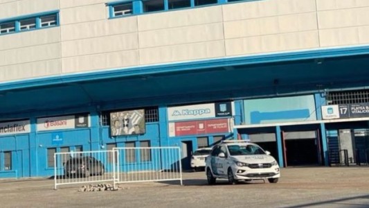 Racing se entrena con custodia policial en Avellaneda