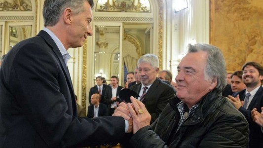 Dura advertencia de Barrionuevo: "Alfonsín y De la Rúa atacaron a los sindicatos y no terminaron sus mandatos"