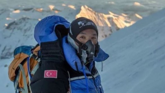 Un montañista nepalí bate récord con su 28va. ascensión al Everest