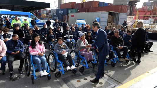 CILSA y la Dirección General de Aduanas entregaron sillas de ruedas a personas en situación de vulnerabilidad social
