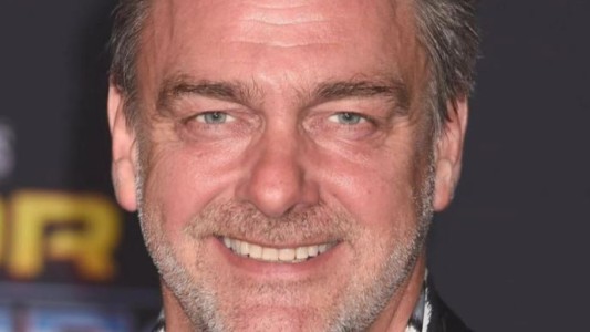 Murió Ray Stevenson, el actor de la saga de ‘Thor’, a los 58 años