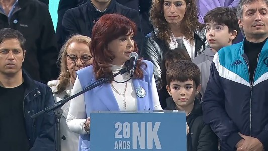 Militantes del Frente de Todos se congregaban esta mañana en la Plaza de Mayo