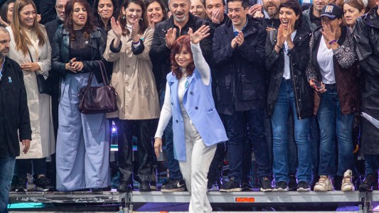 Cristina Kirchner: "Este gobierno es infinitamente mejor de lo que hubiera sido otro de Macri"