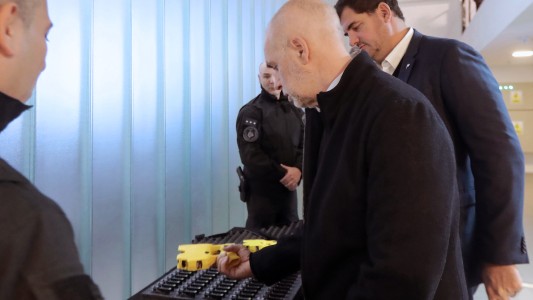 Larreta presentó las taser que se usarán en CABA: "Salvan vidas"