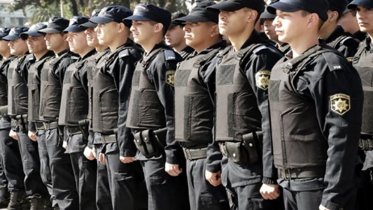 Tras balear una comisaría y un complejo penitenciario, remueven la cúpula policial de Rosario