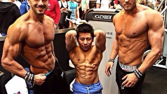 El fisicoculturista "enano" que es furor en Inglaterra