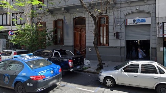 Mujer trans detenida y alojada en una celda junto a dos hombres: confirman el procesamiento del comisario