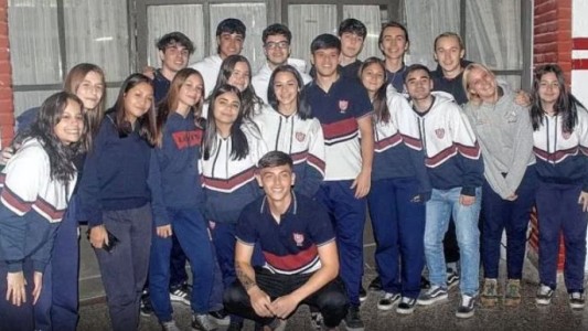 Video: El juvenil de Unión Jerónimo Dómina fue recibido de pie y entre aplausos por sus compañeros