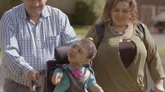 La historia de la nena que nació sin huesos