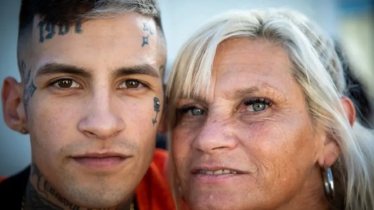 La madre de L-Gante fue a la fiscalía: "Si no fuese tan famoso, no estaría preso"