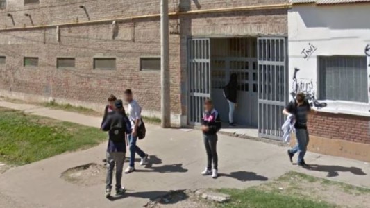 Un alumno de 14 años ingresó a un colegio de Rosario con un arma en su mochila